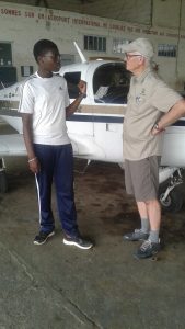 Djibril talks with Brian Lloyd at Aero Club Dakar hangar Senegal 10Jun2017 photo ©2017 Djibril Ba CC-BY 2.0